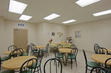 Super 8 by Wyndham Niagara Falls by the Falls Отели в г. Ниагарский водопад