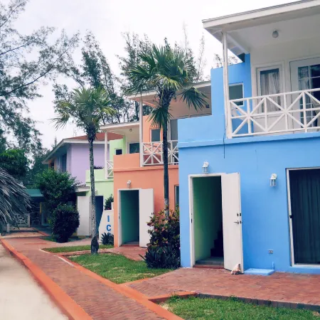 Coral Harbour Beach House and Villas