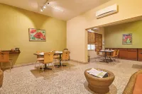 Hanu Reddy Residences Wallace Garden