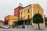 Blue Ribbon Hotel, Ristorante e Pizzeria Hotel in zona Università del Piemonte Orientale