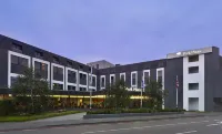 Park Plaza Eindhoven Hotels near Honden park omheind