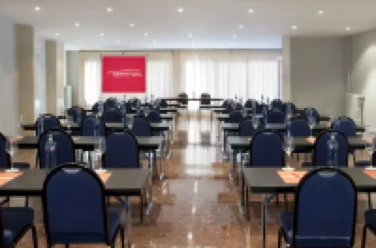 ホテル ミディアム シッチェス パーク