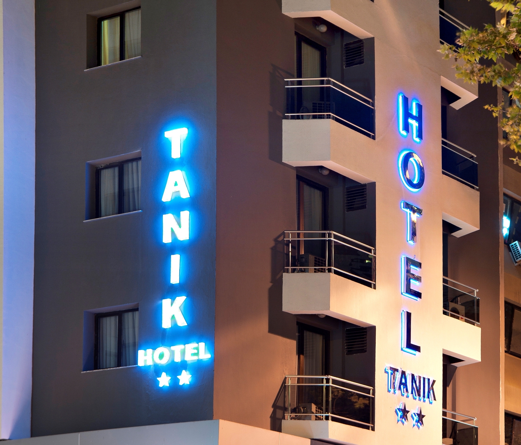 Tanik Hotel