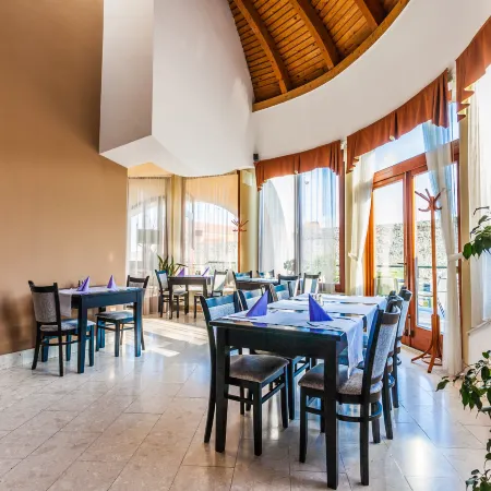 Sándor Hotel
