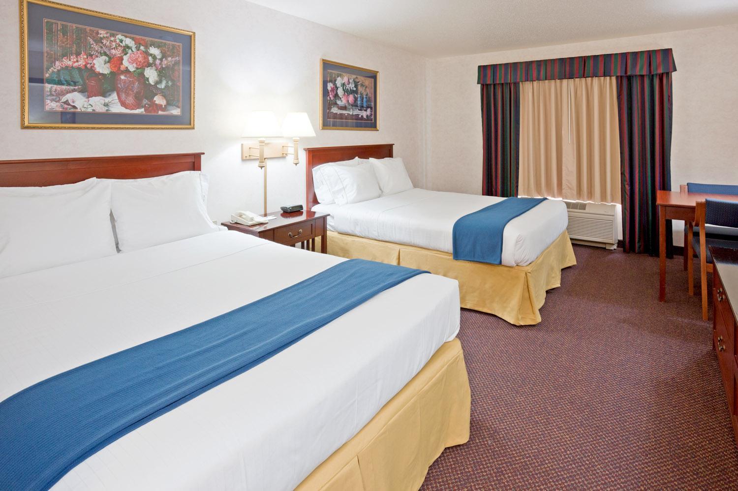 Holiday Inn Express Hotel & Suites Fort Atkinson, an Ihg Hotel