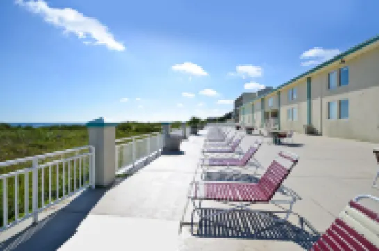 Best Western Plus Holiday Sands Inn  Suites