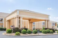 Clarion Pointe Evansville North Hotels in Vanderburgh County