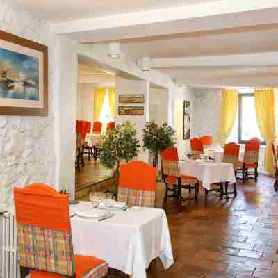 Logis Hôtel Rest. du Midi Dining/Meeting Rooms