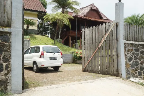 Aldeoz Ciater Cikole Villa Subang - Villas