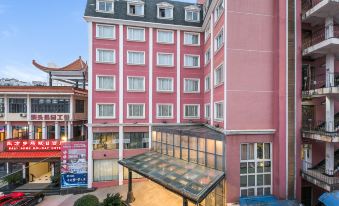 Oriental Roman Holiday Hotel