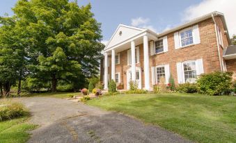 Windsong Manor - Housity