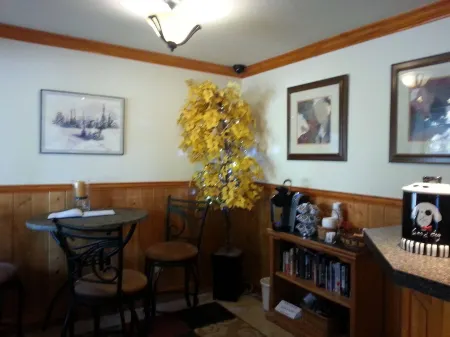 Canyon Motel Near Rocky Mountain National Park