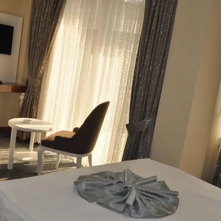 Grand Sera Hotel Отели рядом с достопримечательностью «Улус»