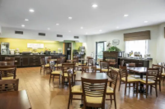 สลีป อินน์ แอนด์ สวีทส์ โคลัมบัส เซาท์