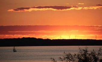 Mendota Lake House Inn