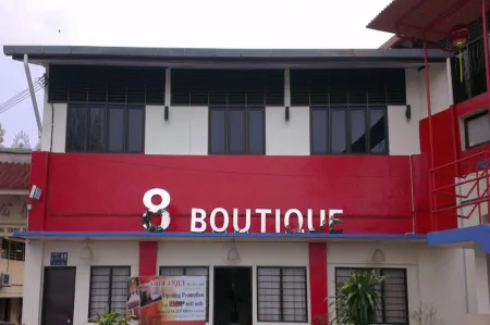8 Boutique by the Sea