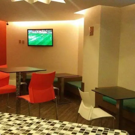 Hotel Tacubaya & Autosuites Отели рядом с достопримечательностью «Наполес»