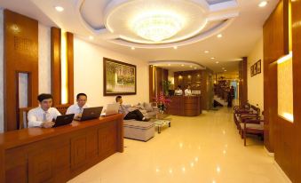 Holiday Suites Hotel & Spa