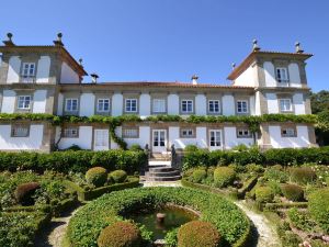 Paço de Calheiros - Turismo de Habitação