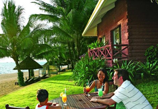 사이공 푸꾸옥 리조트 & 스파의 전용 해변과 수영장