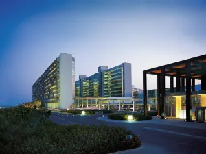 Nirvana Cosmopolitan Hotel - Convention & Sports Center