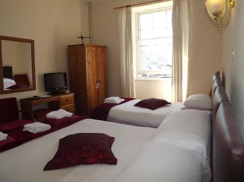 Palace Hotel - Small Hotel