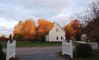 Williston Village Inn