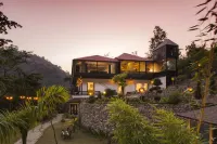 Shaantam Resorts and Spa Hotels in Garhwāl