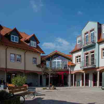 Seehotel Niedernberg - Das Dorf am See Hotel Exterior