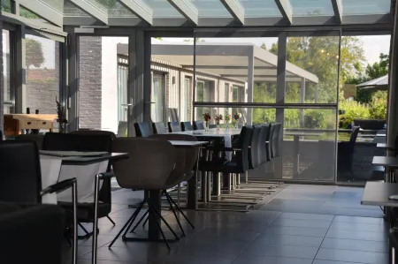 Abalona Hotel & Apartments Отели рядом со станцией AALST RAIL.STATION RAILWAY STATION