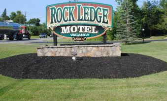 Rock Ledge Motel