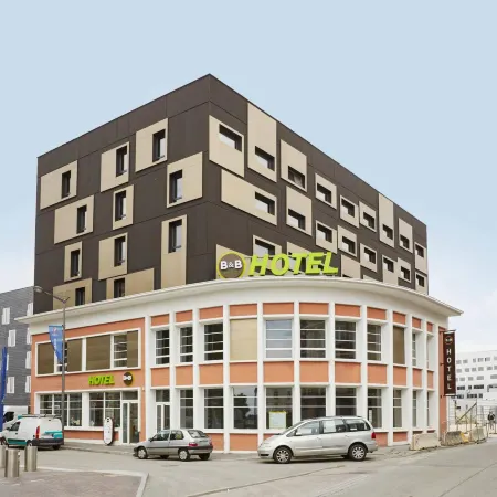 B&B Hotel Lille Roubaix Campus Gare Отели в г. Рубе