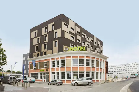B&B Hotel Lille Roubaix Campus Gare Отели в г. Ваттрело