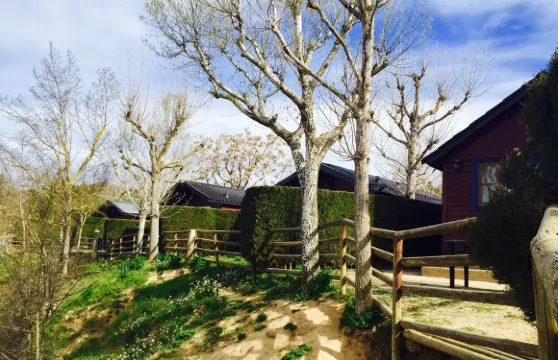 索爾索納露營別墅旅館