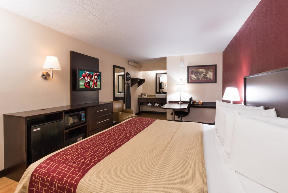 Red Roof Inn Plus + Boston - Framingham