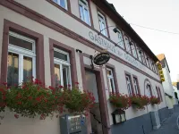 Hotel Goldene Gerste Hotels near Harheim