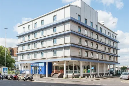 Travelodge Reading Central Отели рядом с достопримечательностью «Центральная библиотека Рединг»