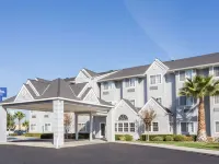 Microtel Inn & Suites by Wyndham Modesto Ceres Hotels in Stanislaus County