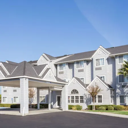 Microtel Inn & Suites by Wyndham Modesto Ceres