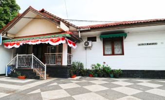 Pagar Putih Guest House Syariah