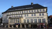 Hotel Niedersächsischer Hof Hotel dekat Marktkirche St. Cosmas und Damian
