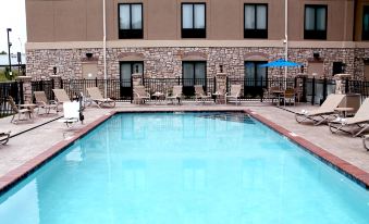 Holiday Inn Express & Suites Paducah West