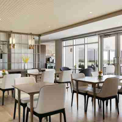 Sheraton Saint-Hyacinthe Hotel Dining/Meeting Rooms