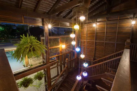 Night Bazaar Inn
