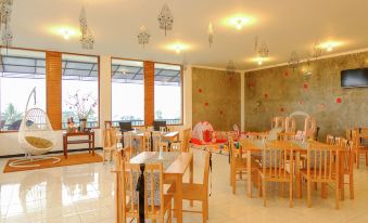 Hotel Kawi Surapatha - Housity