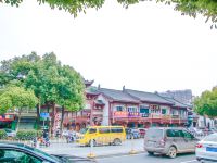 雅轩旅馆(武汉华中师范大学店) - 酒店附近