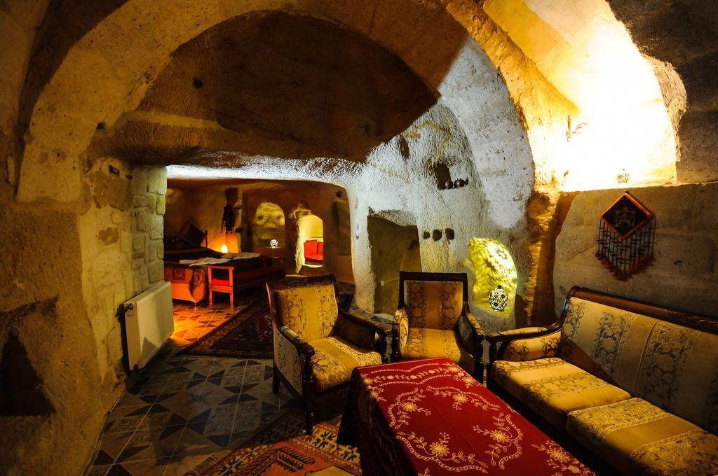 Helios Cave Hotel