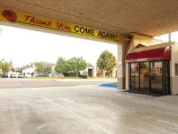 Tropic Lodge