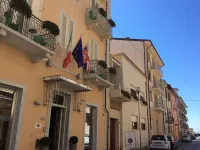 Hotel Tirrenia - Baarit