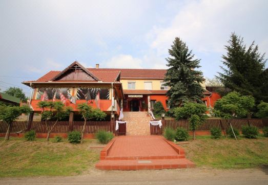 Fenyves Fogadó - Housity